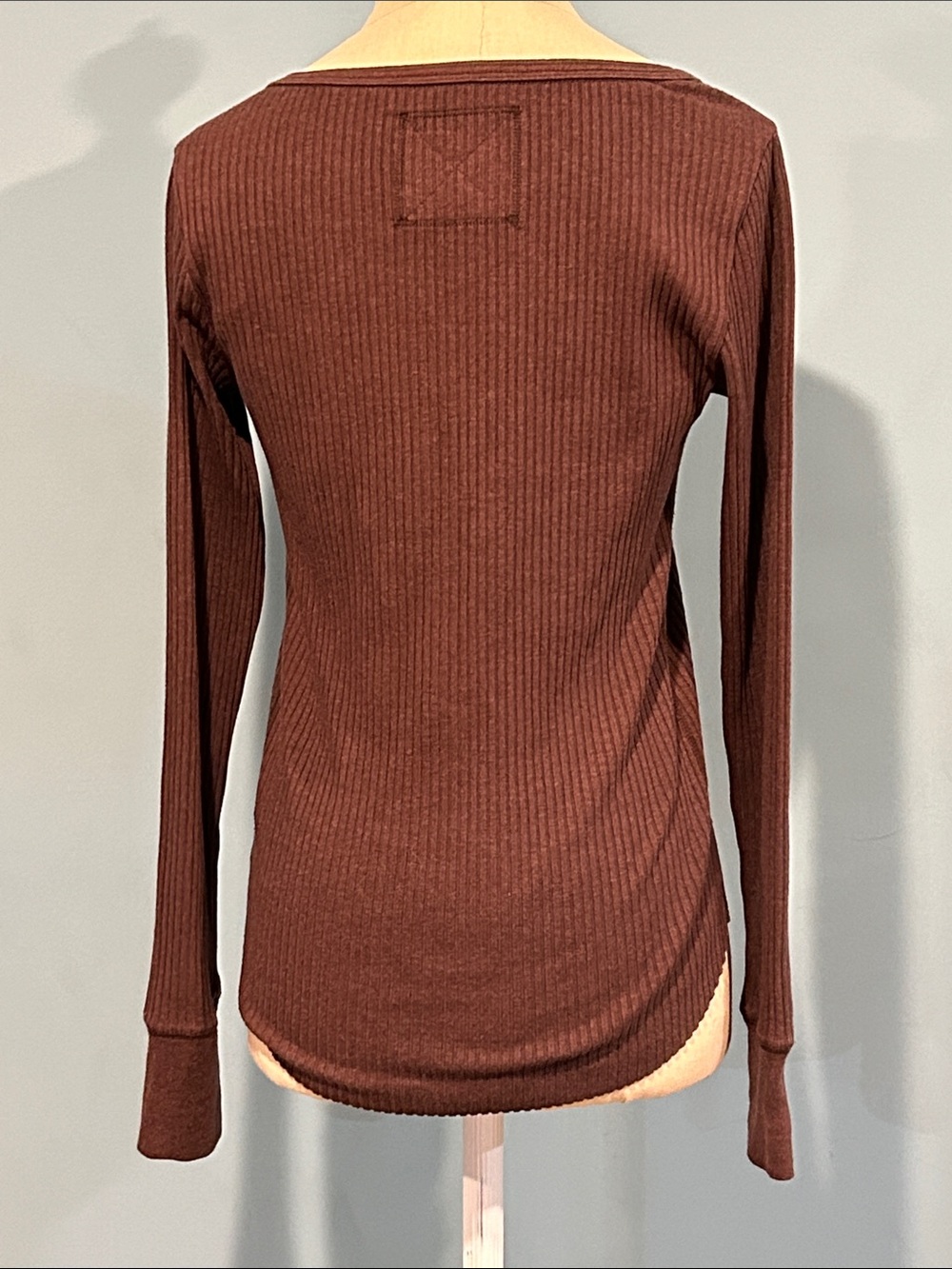 Aerie Brown Fitted Ribbed Scoop Neck Long Sleeve Henley Top size Small - Picture 3 of 16